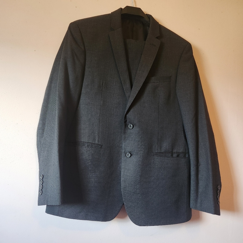 DKNY Mens Dark Gray Micro Check 100% Wool Suit Set 42S Jacket 35x29 Pants EUC